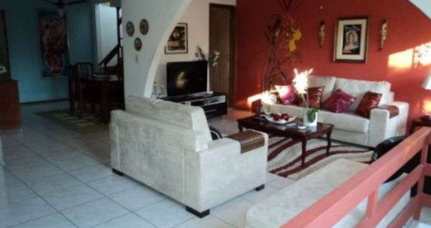 Casa para Venda - 450m², 3 dormitórios, 1 vaga - Floresta