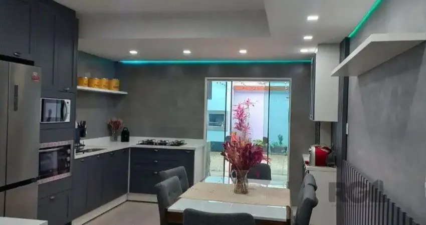 Casa com 2 quartos à venda na Rua Doutor Cláudio Walter Ferreira da Silva, 120, Guarujá, Porto Alegre