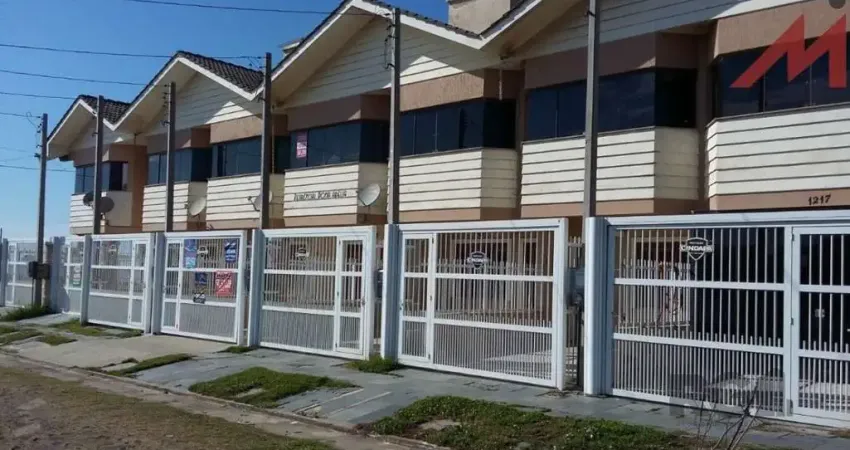 Sobrado em Trmandai com 2 suirtes, 2 banheiros, 1 vaga, churrasqueira e varanda.