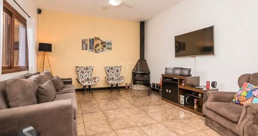 Casa para Venda - 168m², 3 dormitórios, sendo 1 suites, 3 vagas - Medianeira
