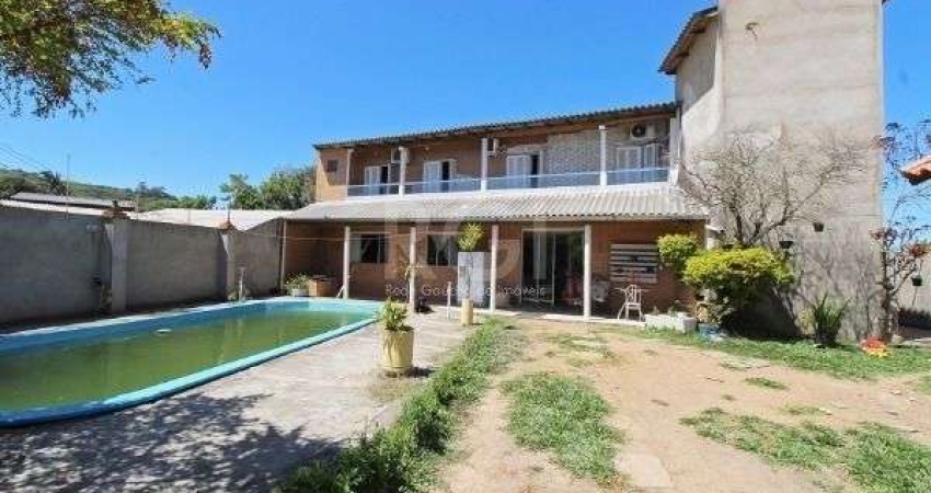 Casa para Venda - 220m², 4 dormitórios, sendo 2 suites, 5 vagas - Vila Nova