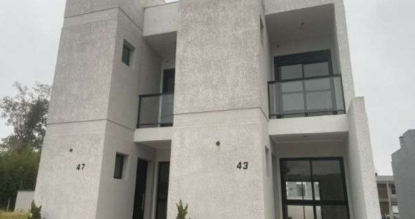Casa em Porto Alegre, no bairro Hípica, com 2 dormitório(s), e 2 banheiros, à venda.