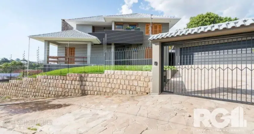 Casa com piscina, 3 dormitórios, 258m² privativos, no Jardim Itu.