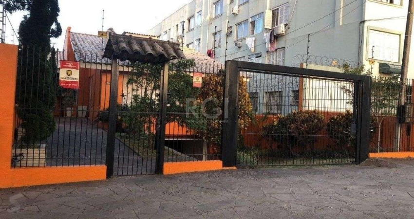 Casa com 3 quartos à venda na Rua Pedro Boticário, 211, Glória, Porto Alegre