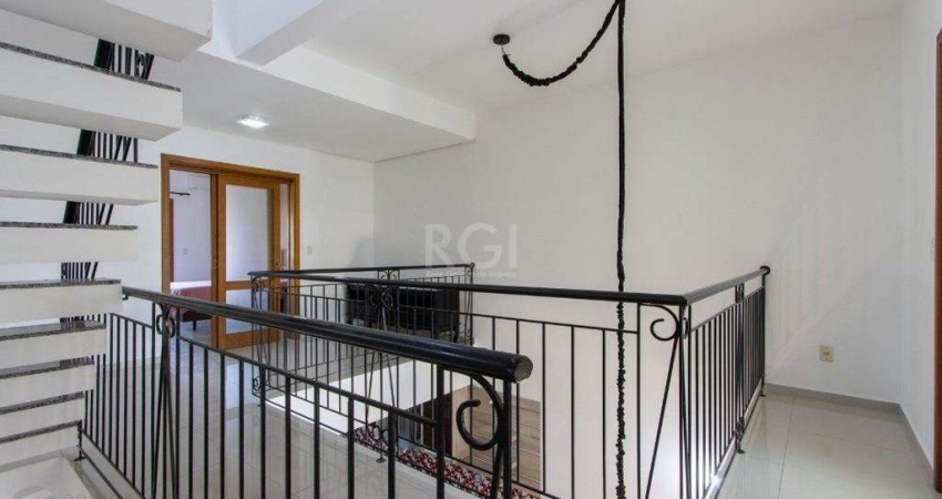 Casa para Venda - 204m², 3 dormitórios, sendo 3 suites, 2 vagas - Espirito Santo