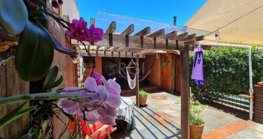 Casa para Venda - 182m², 3 dormitórios, sendo 3 suites, 2 vagas - Guarujá/ Portal do Guarujá