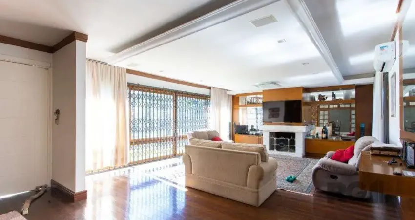 Casa com 3 quartos à venda na Avenida Pereira Passos, 470, Vila Assunção, Porto Alegre