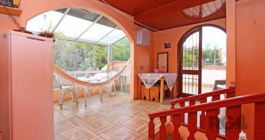 Casa de 250m² Para comprar no Bairro Mont Serrat Por R$1.125.000,00