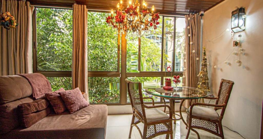 Apartamento mobiliado com 4 quartos, hidromassagem e 2 vagas -254 m²- Petrópolis