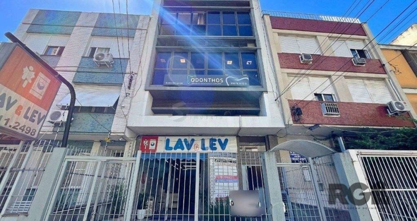 Conjunto comercial para comprar totalmente mobiliado e desocupado, localizado na prestigiada Rua Felipe Camarão, em frente à Redenção.
