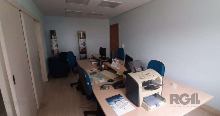 Sala comercial para Comprar com 1 vaga na Cristóvão Colombo.