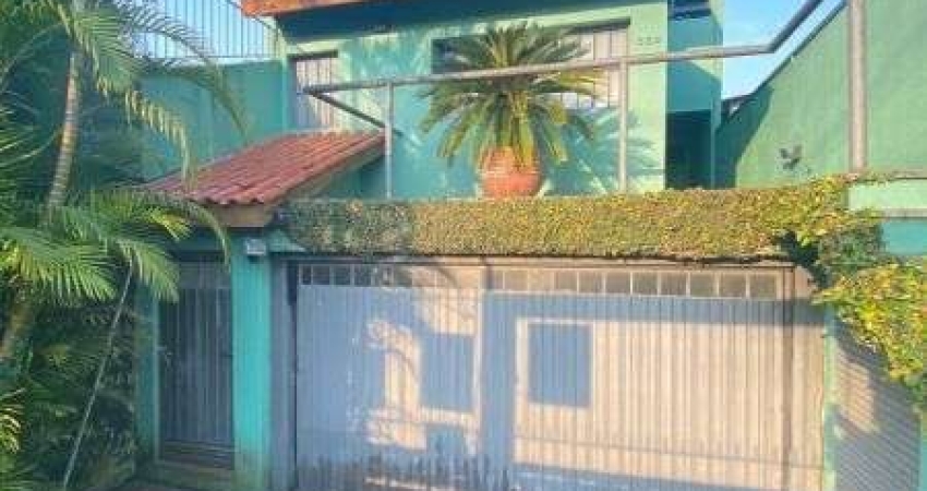 Casa para Venda - 301m², 4 dormitórios, sendo 1 suites, 2 vagas - Bom Jesus