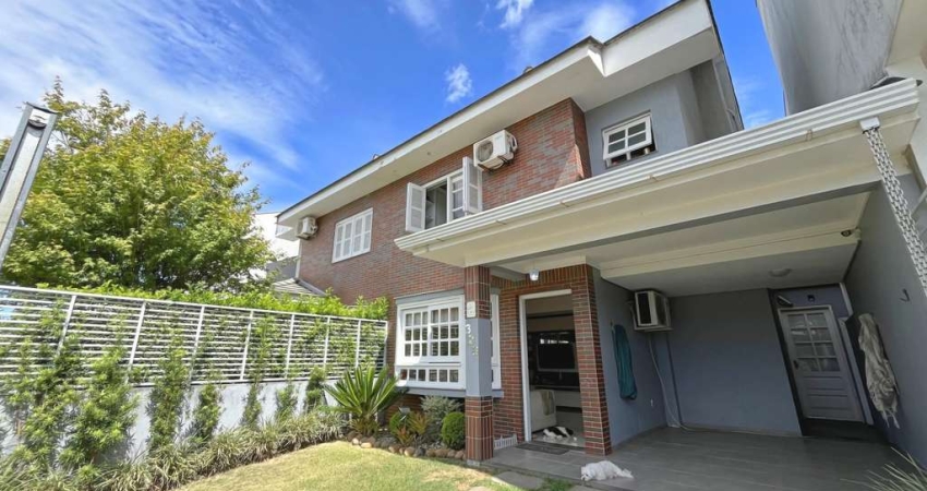 Casa com 3 quartos à venda na Rua Ivo Walter Kern, 385, Hípica, Porto Alegre