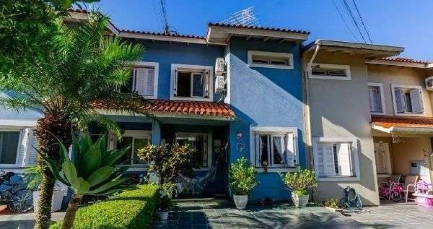 Casa sobrado em condomínio fechado na Vila Nova de 3 dormitórios e 2 vagas