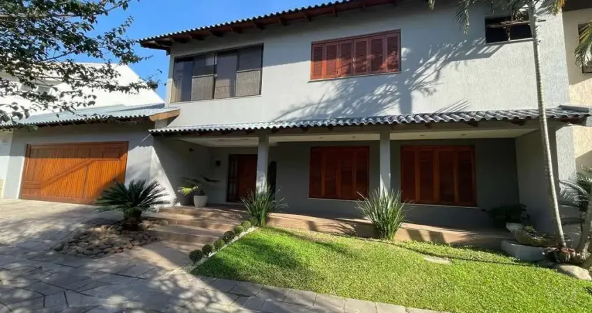 Casa em Condomínio com 03 quartos (01 suíte com closet) e 06 vagas no Ecoville