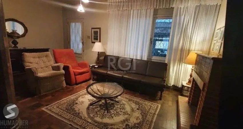Casa com 3 quartos à venda na Rua Sinimbú, 238, Petrópolis, Porto Alegre