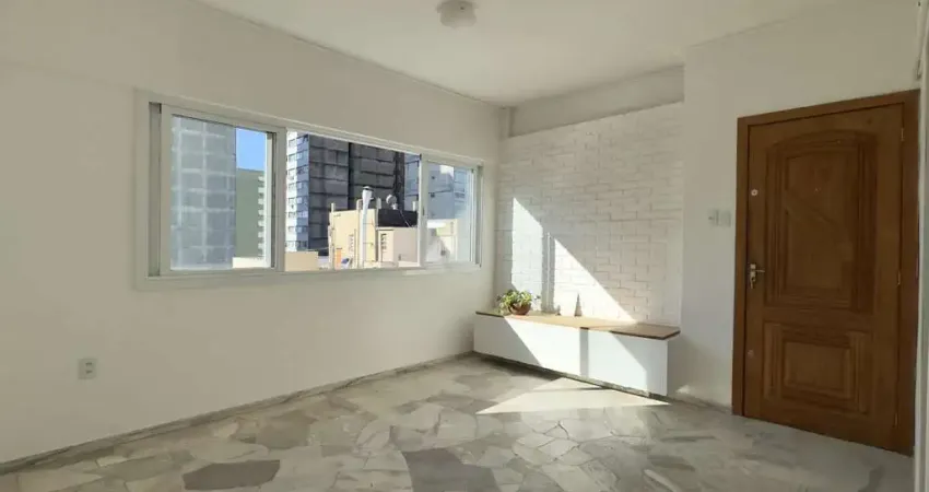 APARTAMENTO 2 DORMITÓRIOS REFORMADO COM LINDA VISTA NO CENTRO HISTÓRICO