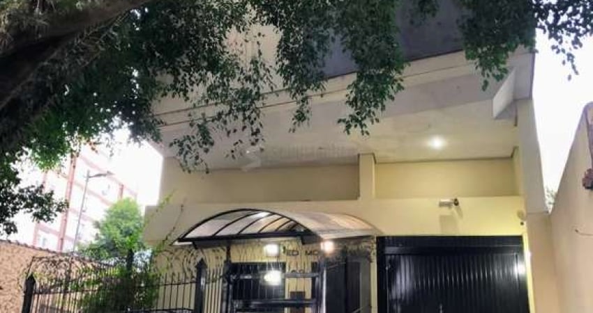 Apartamento 2 dormitórios com vaga de garagem no bairro Petrópolis em Porto alegre