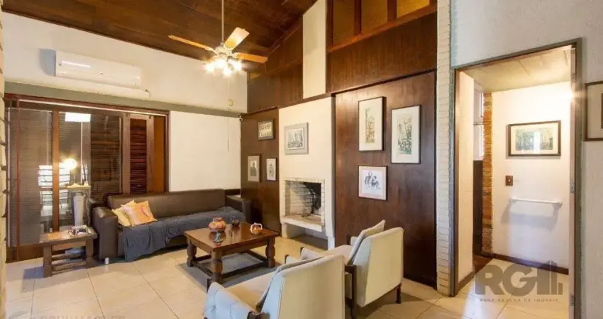 Casa com 3 quartos à venda na Rua Cariri, 285, Vila Assunção, Porto Alegre