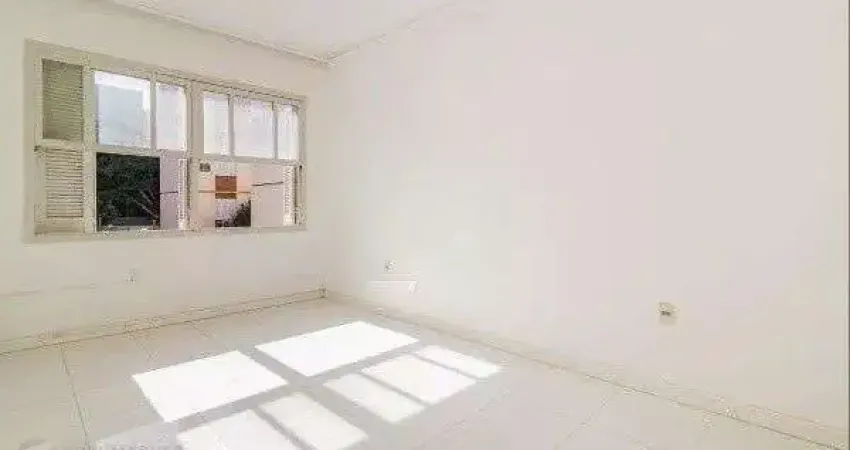 Vende-se apartamento semi-mobiliado de 2 quartos - Menino Deus
