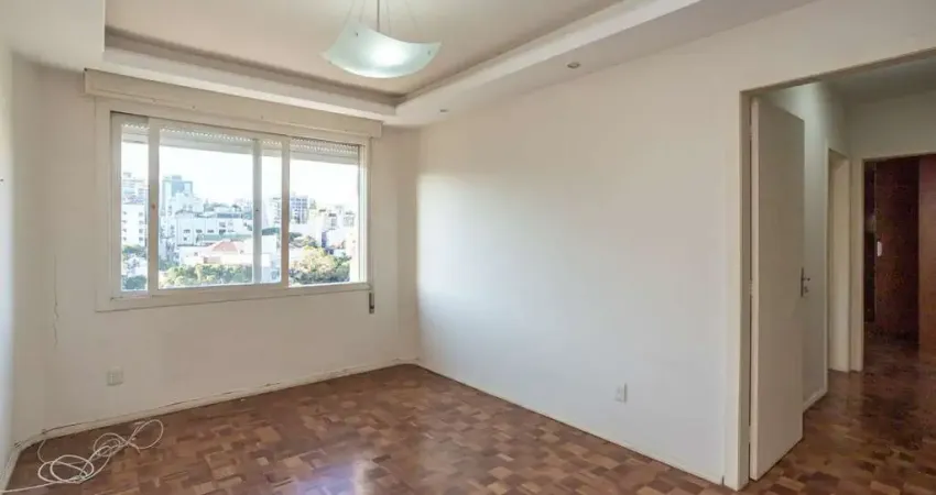 Apartamento no Petrópolis de 2 dormitórios dependência e vaga desocupado
