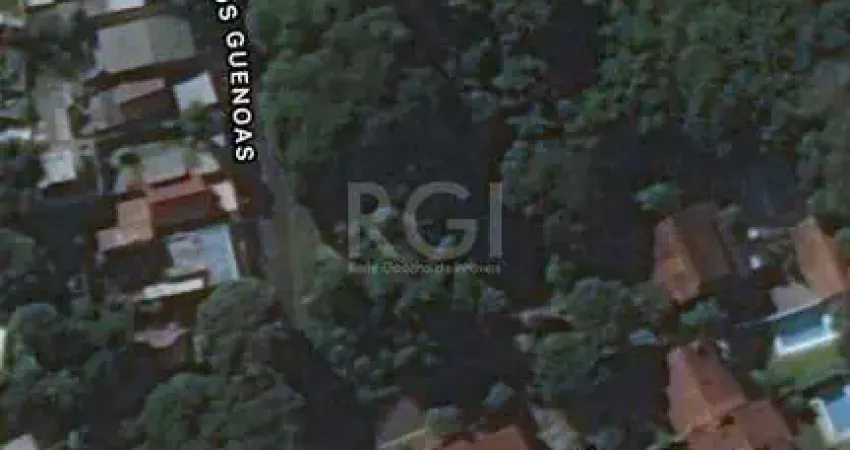 Terreno à venda na Rua dos Guenoas, 378, Guarujá, Porto Alegre
