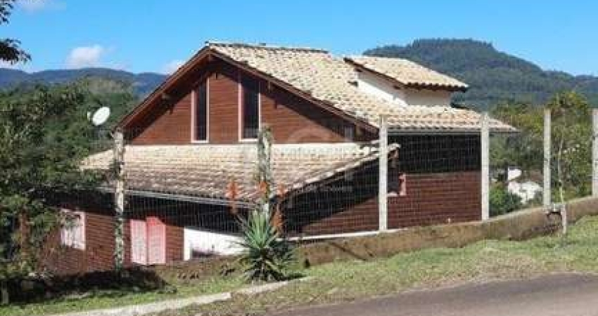 Casa para Venda - 160m², 2 dormitórios, 3 vagas - Colinas Verdes