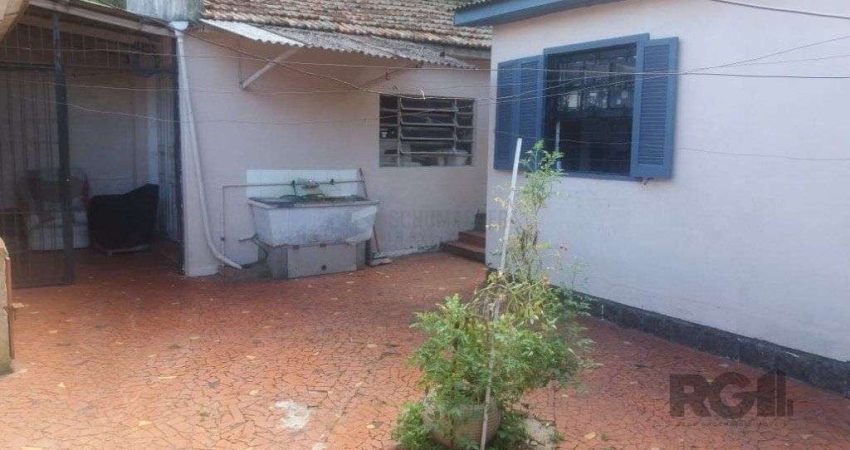 Casa em ótimo Terreno Rua do Hospital Cristo Redentor