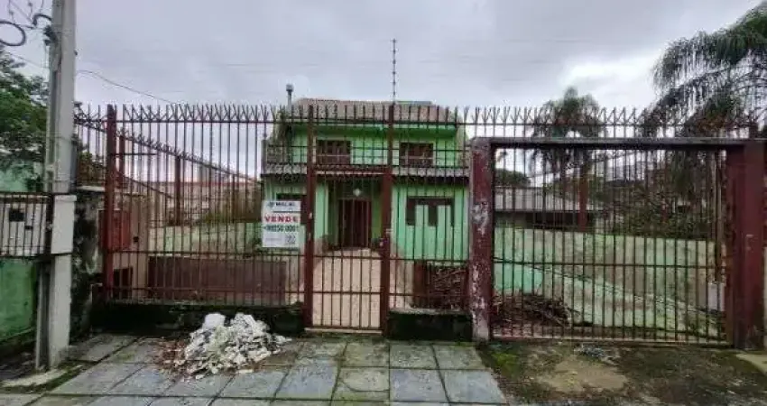 Sobrado em Porto Alegre, no bairro Glória, com 5 dormitório(s), e 5 banheiros, à venda.