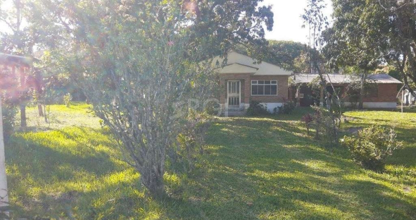 Sítio para Venda - 3330m², 3 dormitórios, sendo 1 suites, Itapuã