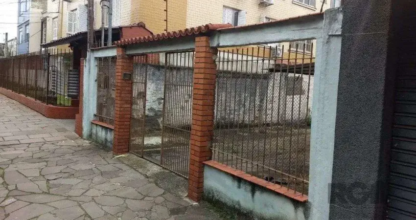 Terreno comercial à venda na Travessa Azevedo, 250, Floresta, Porto Alegre