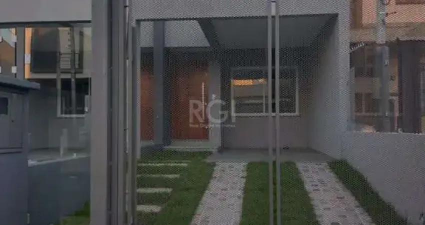 Casa 3 dormitórios, sendo 1 suites, 2 vagas - Guarujá, Porto Alegre RS