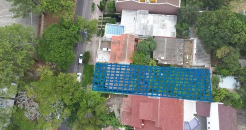 Terreno à venda em localização privilegiada na Chácara das Pedras – 420m²