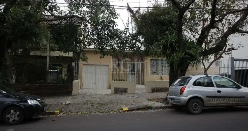 Casa com 3 Dormitórios Para comprar 250 m² - Petrópolis - Porto Alegre/R