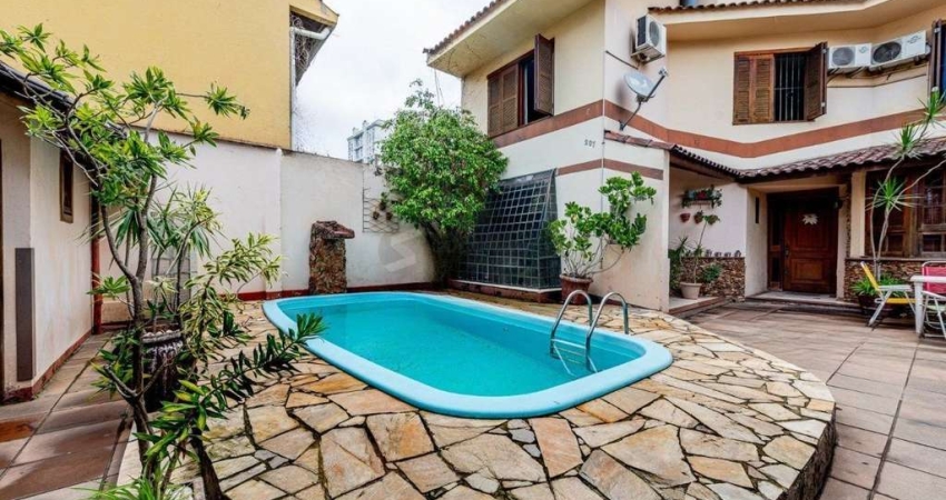 Casa com 3 suítes e 4 vagas no Bairro Boa Vista