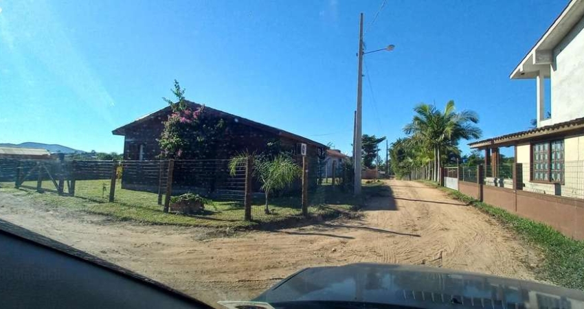 LINDA CASA CABANA MISTA 3 DORMITÓRIOS EM GAROPABA NA ENCANTADA