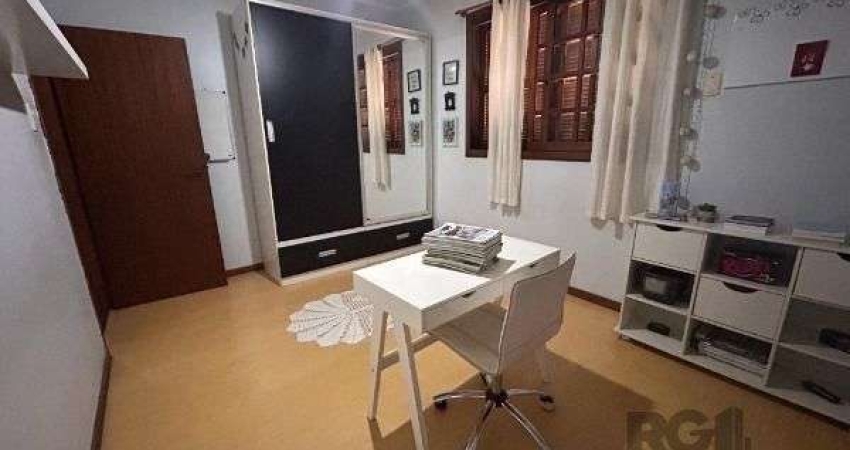 Casa com 3 quartos à venda na Rua Capitão Manoel Pozo Bravo, 226, Partenon, Porto Alegre