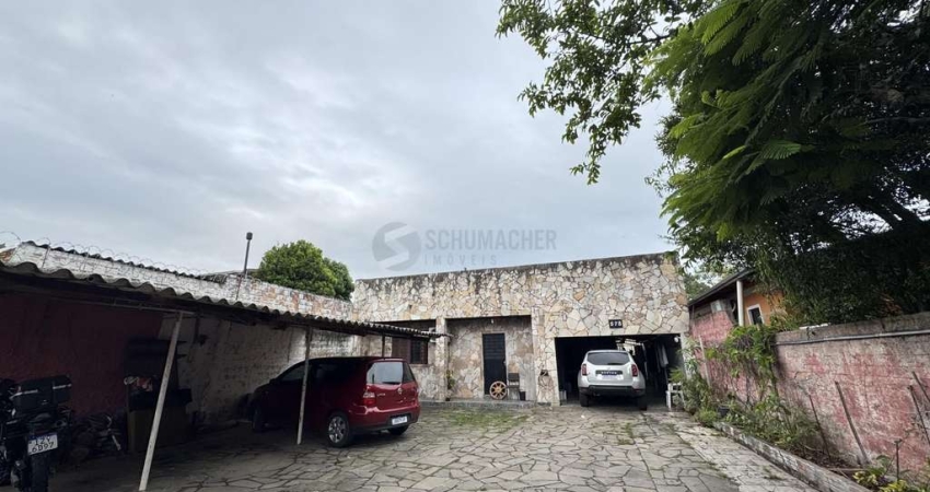 Casa espaçosa no bairro Cristal,