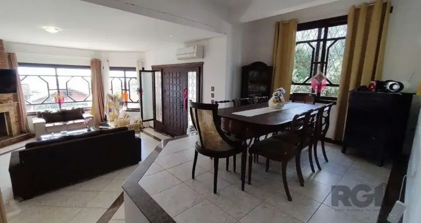 Sobrado, 5 quartos, 2 suites, pátio, 3 vagas - Bairro Vila Nova