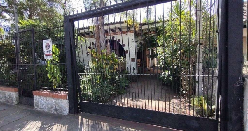 Casa comercial térrea na Av. Aparício Borges - bairro Teresópolis