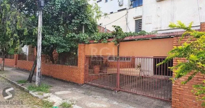 Casa com 3 quartos à venda na Rua Azevedo Sodré, 204, Passo da Areia, Porto Alegre