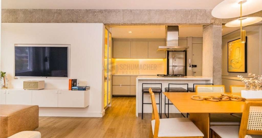Apartamento com 2 quartos (1 suíte) e 2 vagas de garagem no Bairro Mont Serrat.