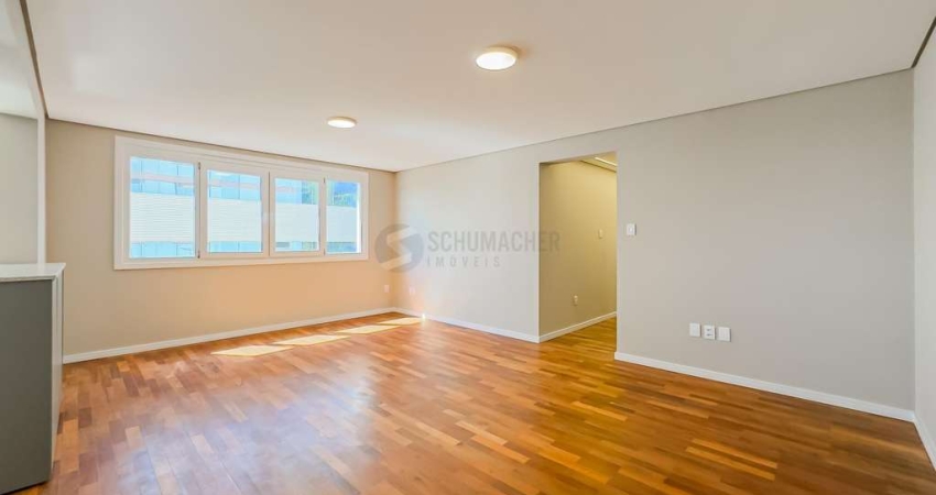 Apartamento 03 dormitórios com Garagem no Bairro 03 Figueiras em Porto Alegre