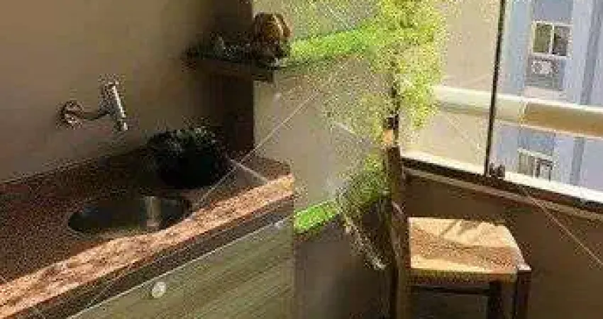 Apartamento à venda 2 quartos, 2 sacadas, churrasqueira 1 vaga na cidade baixa.