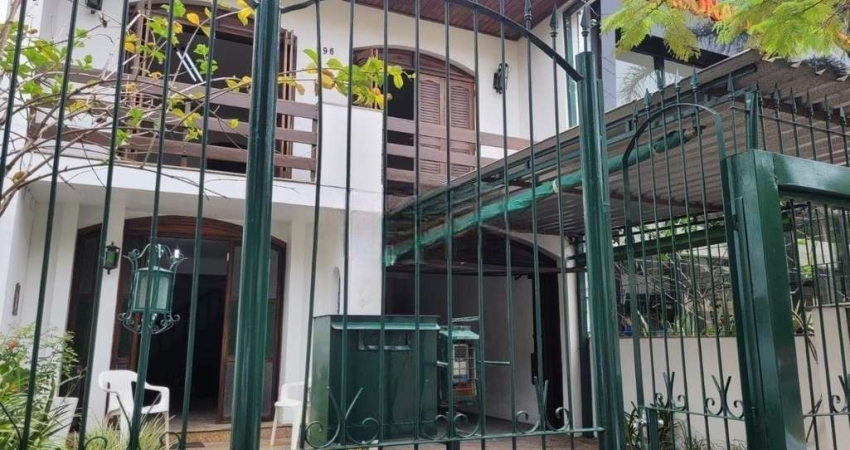 Casa com 5 quartos à venda na Rua Felipe de Oliveira, 667, Petrópolis, Porto Alegre