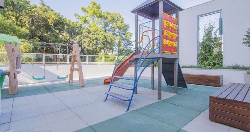 Amplo apartamento com 3 suítes, lavabo, lareira e 2 vagas individuais.