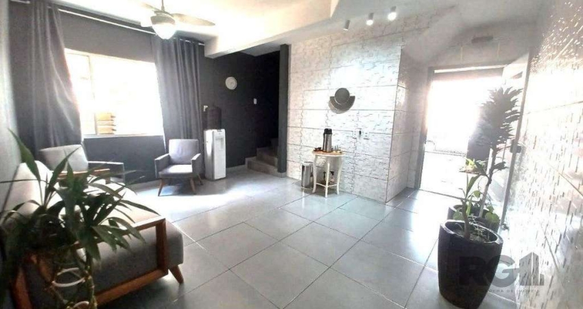 Casa com 4 quartos à venda na Avenida Agostini, 95, Navegantes, Porto Alegre