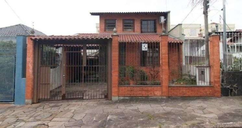 Venda de Casa 3 Dormitórios com Suíte e Churrasqueira no Partenon