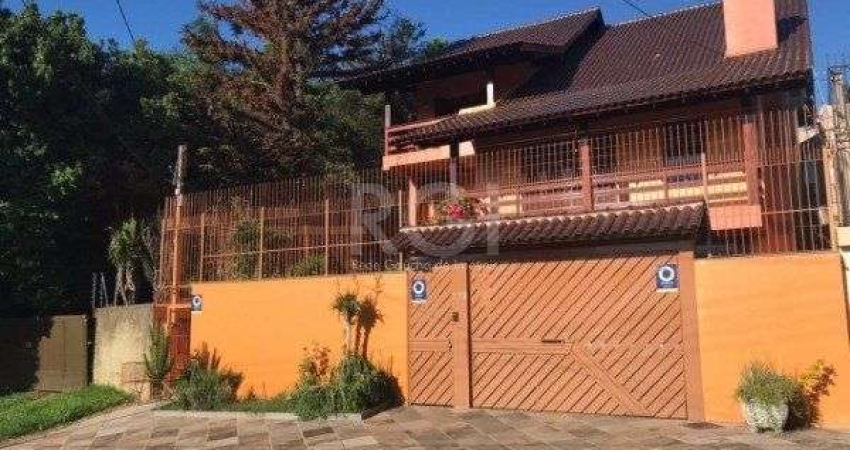 Casa para Venda - 390m², 3 dormitórios, sendo 1 suites, 4 vagas - Ouro Branco