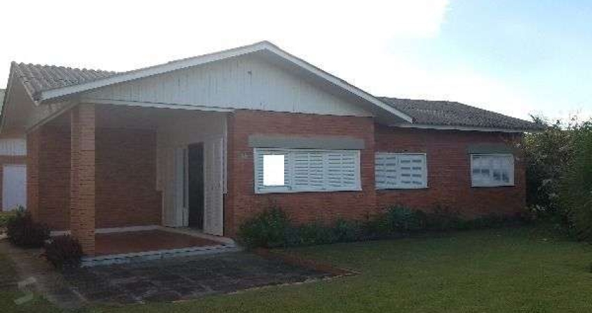 Casa para Venda - 200m², 3 dormitórios, 5 vagas - Atlântida